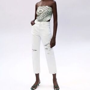 Zara High-Rise The Pepper Mom Jeans Distressed Straight Leg White size 4